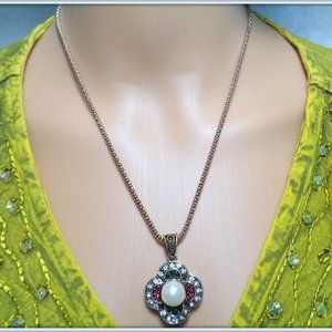 High Quality/It is an absolutely stunning Necklace